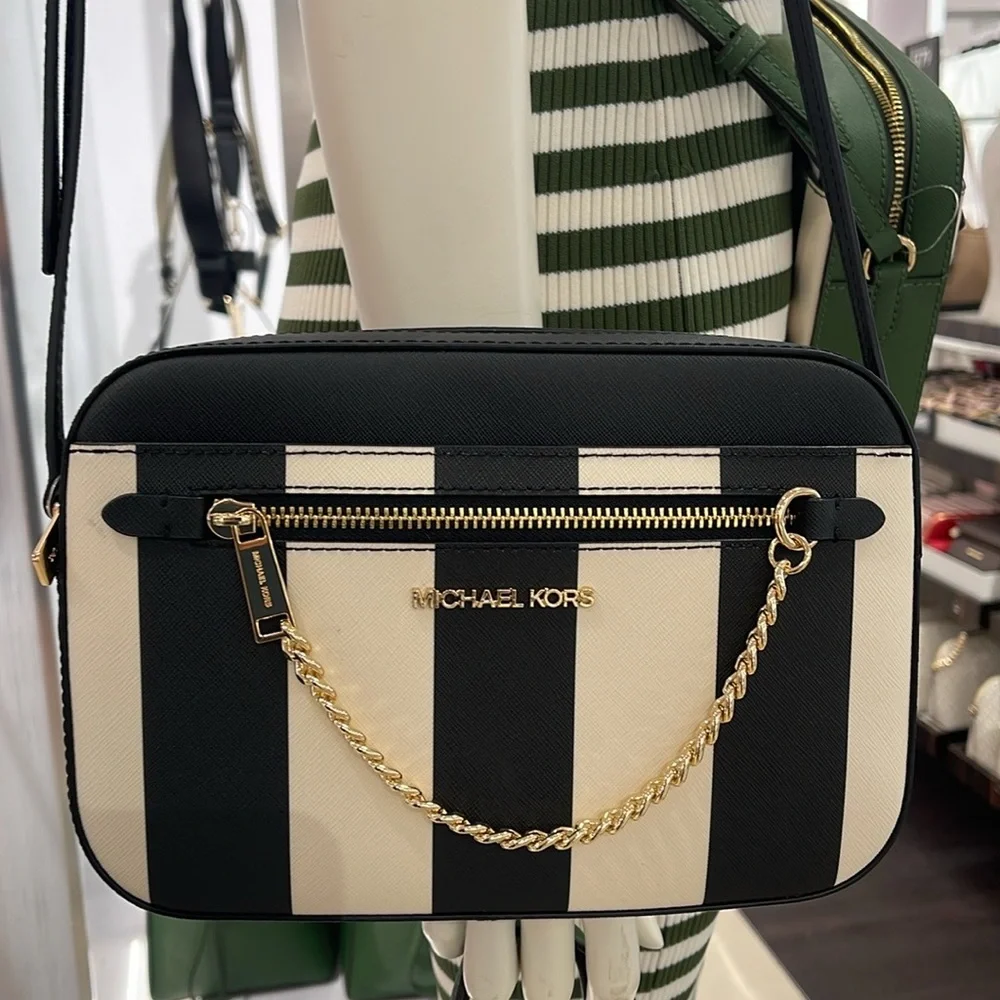 MICHAEL KORS
Jet Set Large EW Zip Chain XBody Saffiano Leather Crossbody Bag
NWT